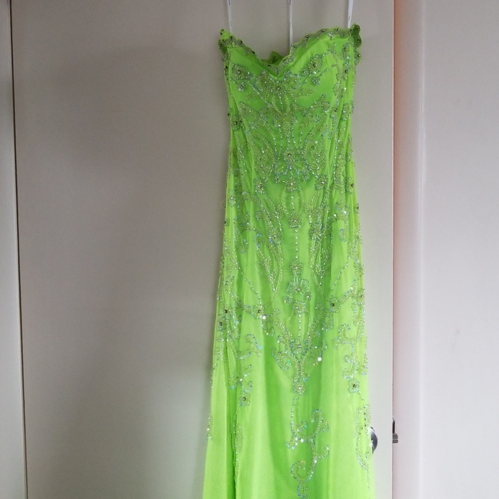 Prom gown